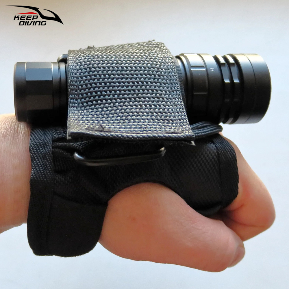 ถุงมือดําน้ําดําน้ําผู้ถือไฟฉา - Underwater Flashlight บทวิจารณ์และราคา